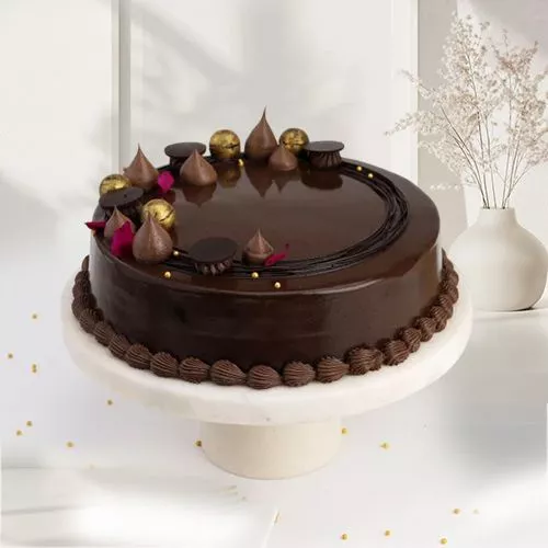 Luxurious Chocolate Truffle Cake