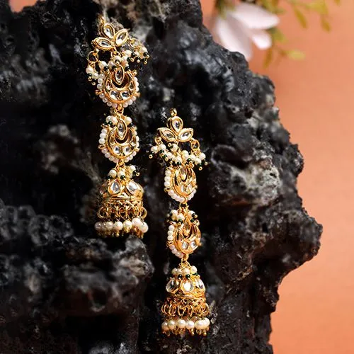 Graceful Kundan Earrings Pair