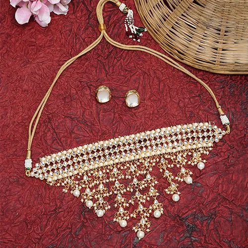 Sophisticated Kundan Jewelry Collection