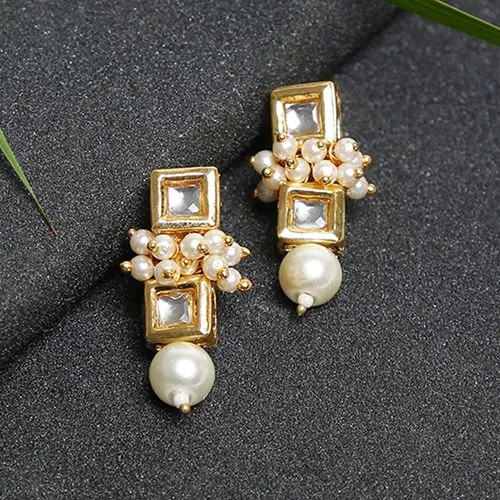 Radiant Kundan Earrings Set