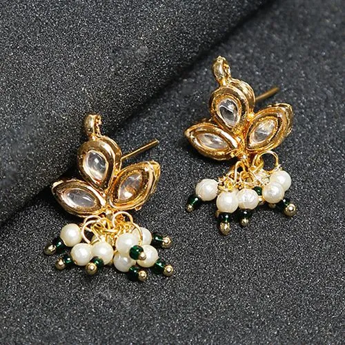 Graceful Kundan Earrings