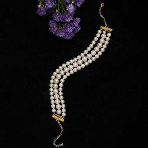 Elegant Pearl Choker