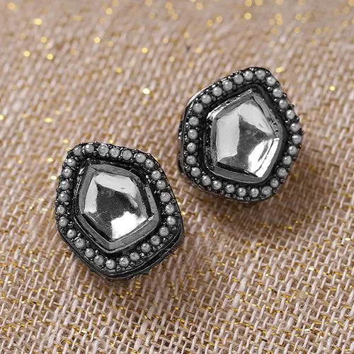 Chic Kundan Stone Studs