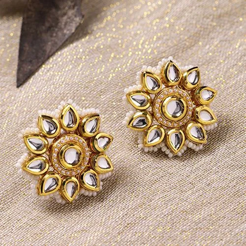 Chic Kundan Studs