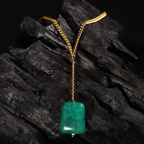 Chic Green Gold Necklace for Every Occasion