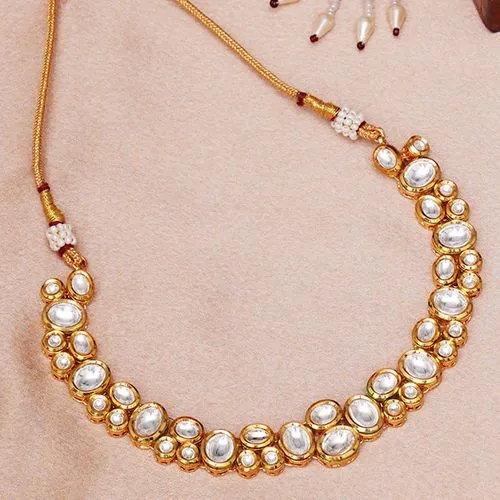 Glamorous Kundan Necklace Set